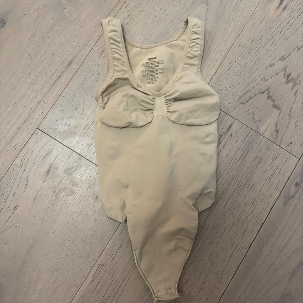 Skims Seamless Sculpt Bodysuit Brief Ruched Bust‎ Sand Beige Small S/P